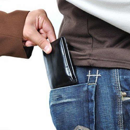 HOW TO PROTECT YOURSELF FROM PICKPOCKETS